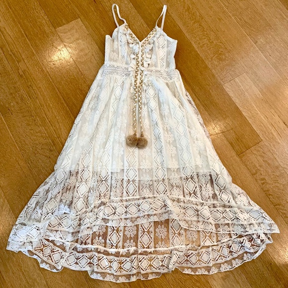 BOHO WHITE LACE DRESS WITH TASSLES! - Picture 7 of 10